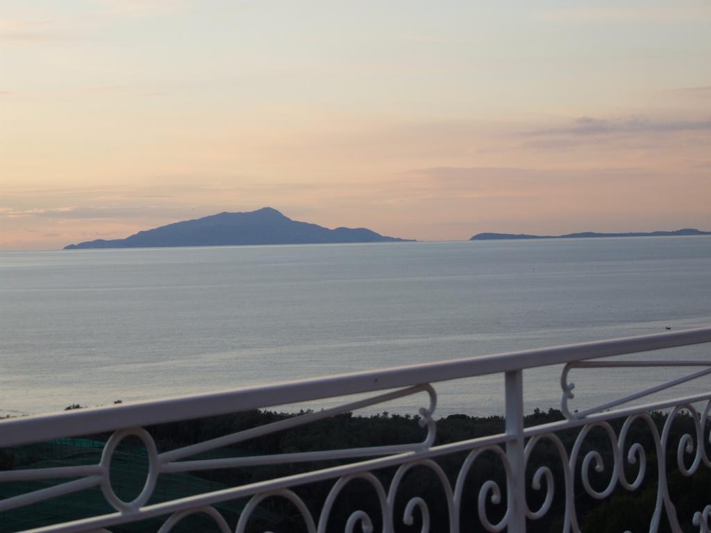 Hotel Dania ซอร์เรนโต ภายนอก รูปภาพ