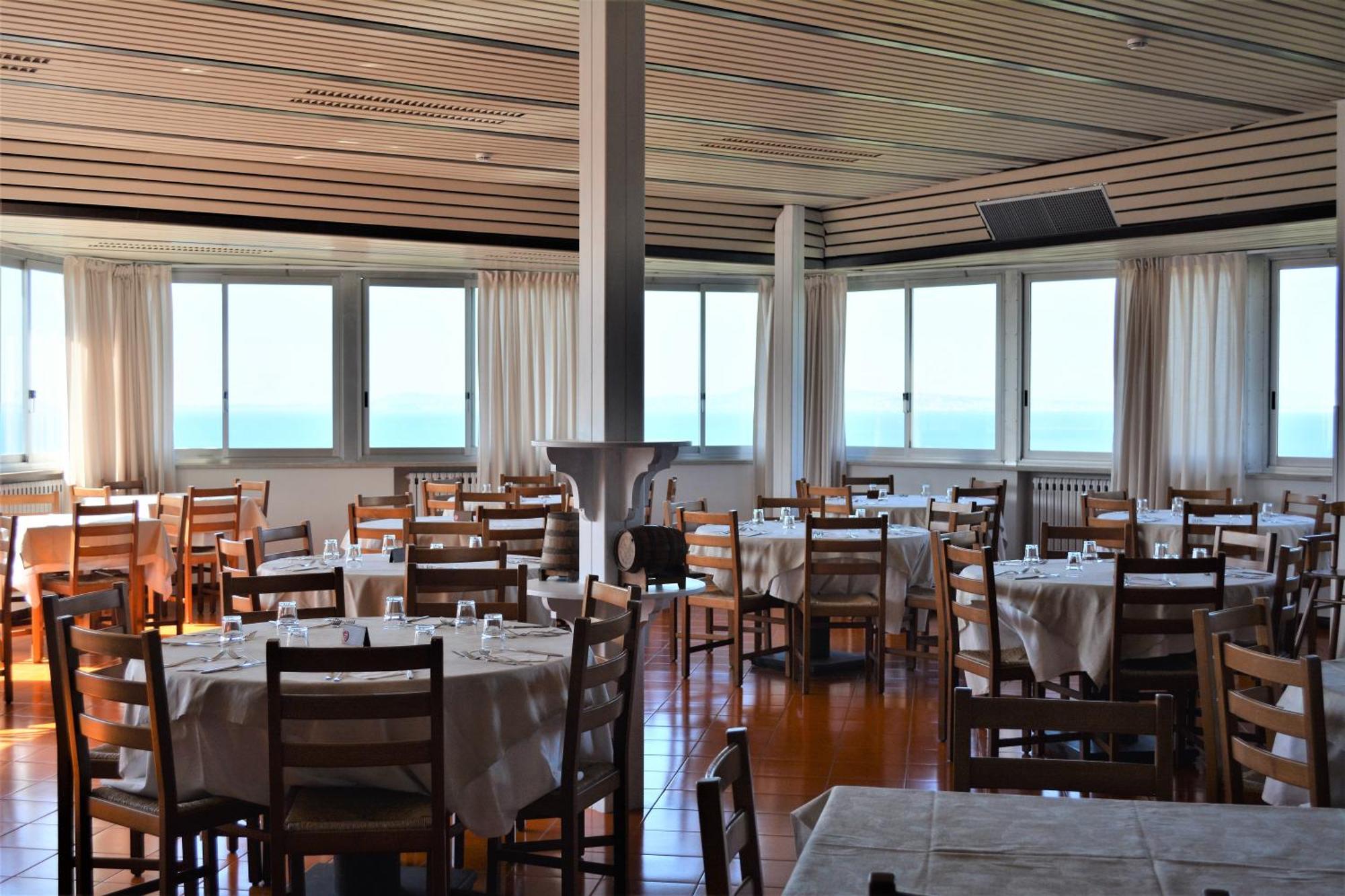 Hotel Dania ซอร์เรนโต ภายนอก รูปภาพ