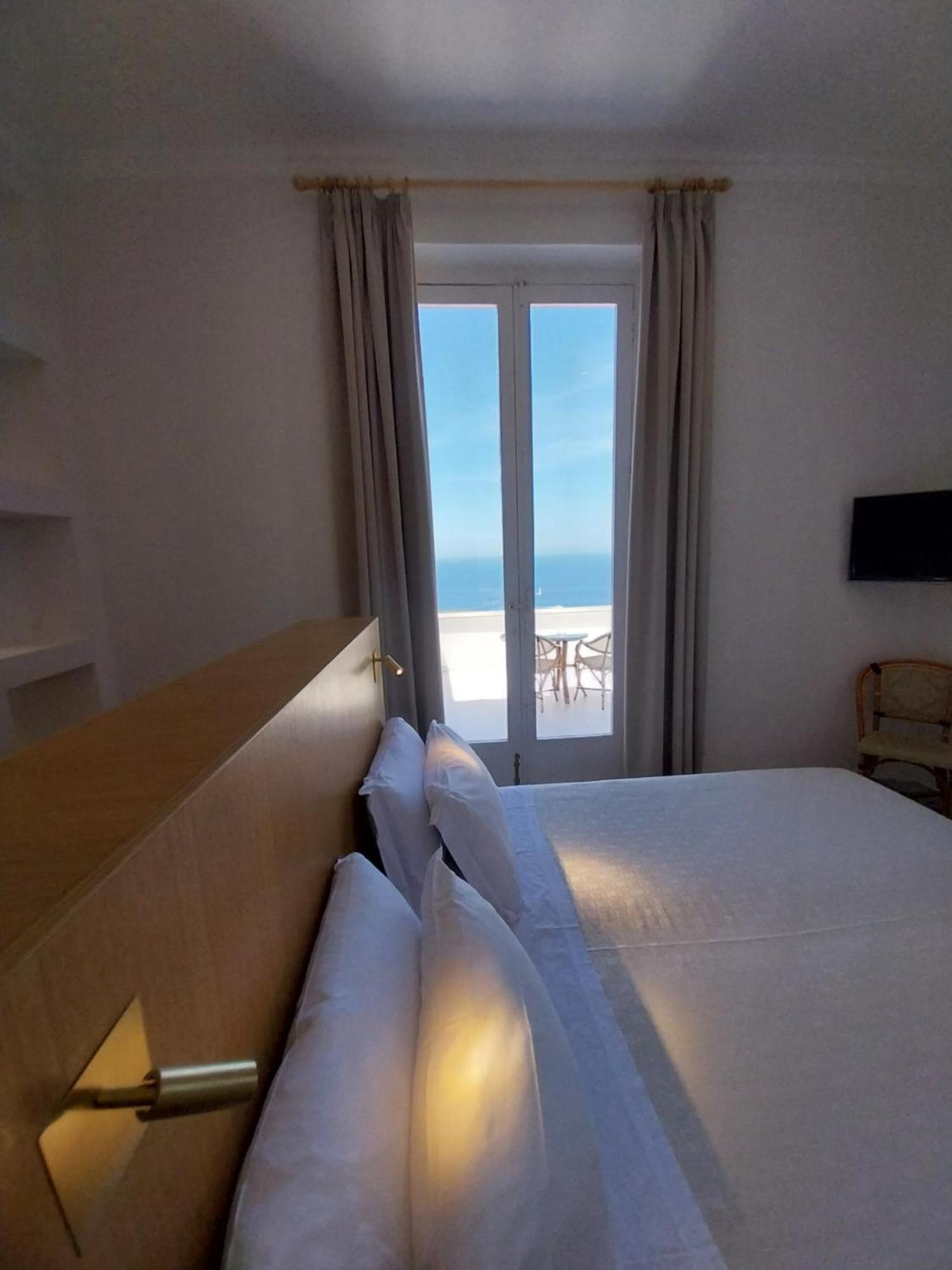 Hotel Dania ซอร์เรนโต ภายนอก รูปภาพ