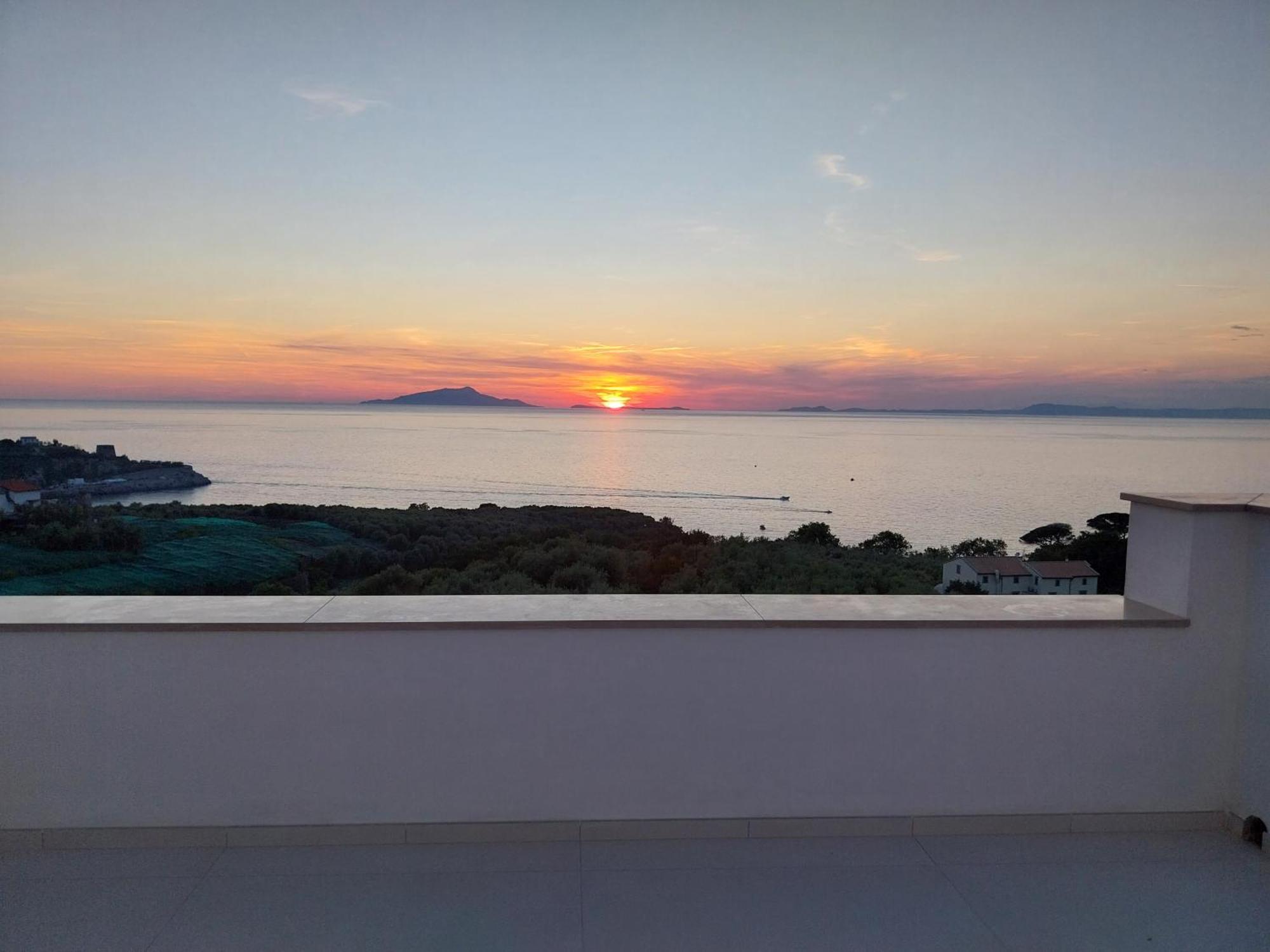 Hotel Dania ซอร์เรนโต ภายนอก รูปภาพ