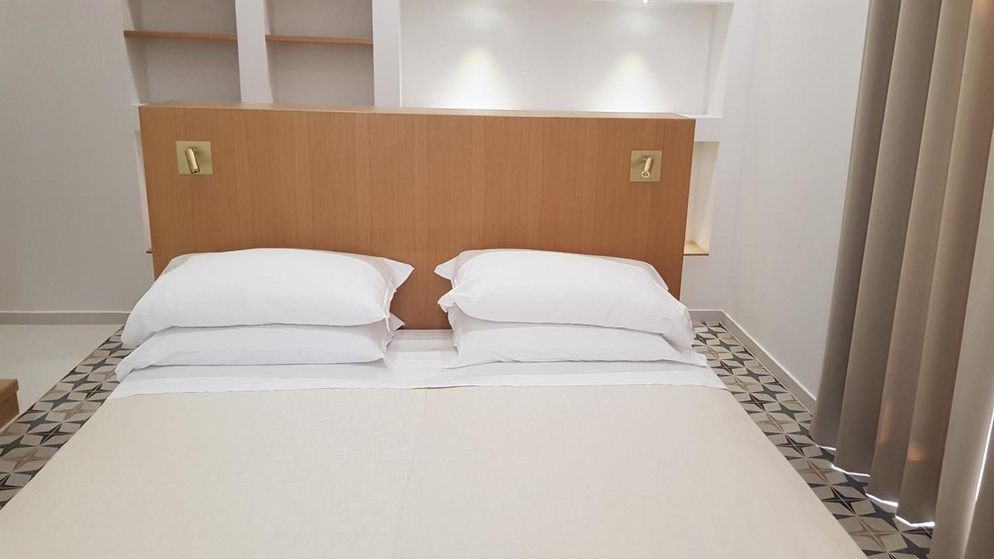 Hotel Dania ซอร์เรนโต ภายนอก รูปภาพ